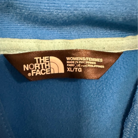 The North Face Women's Light Blue Ski Jacket - Picture 7 of 9